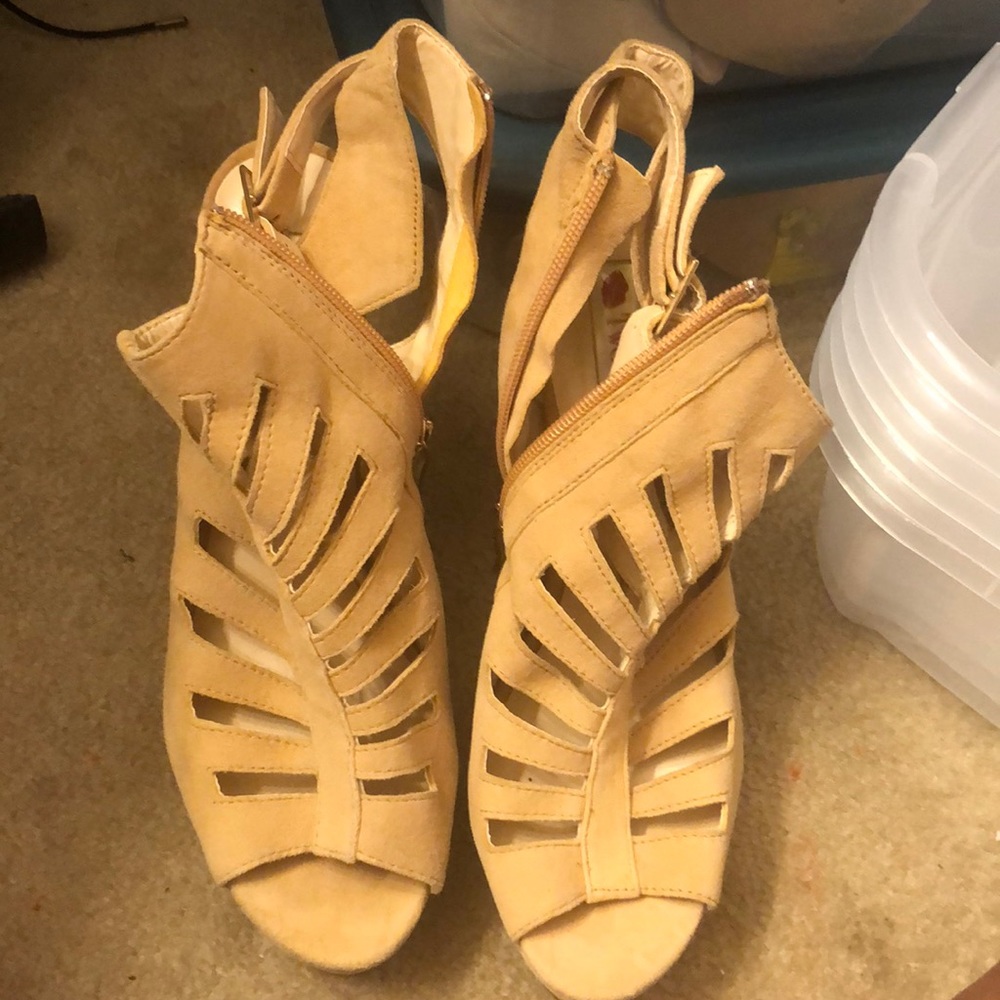 Heels with Zipper Side